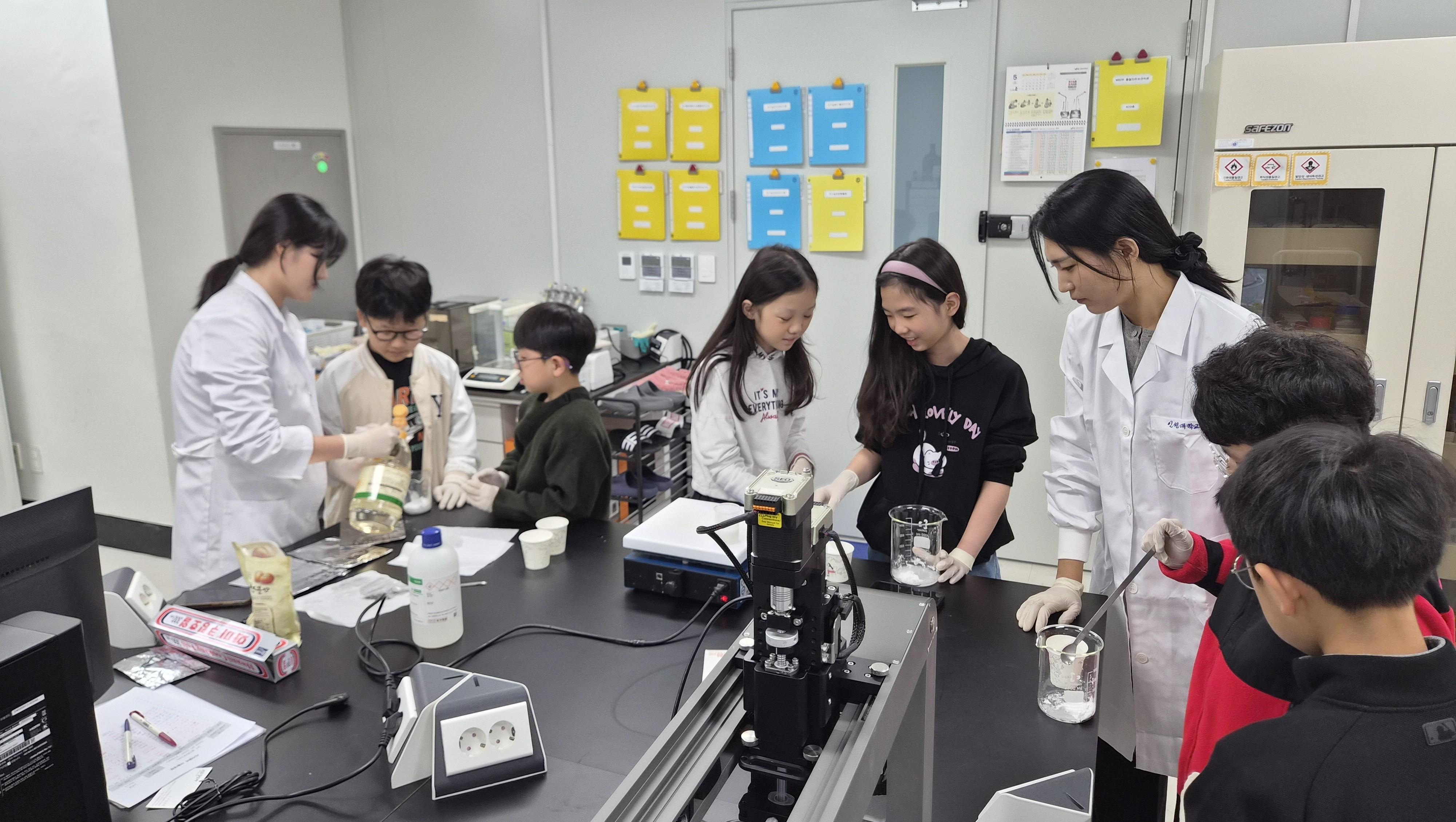 인천의 '미래 DNA'를 찾아서! 인천과학문화거점센터, 6대 전략산업 연구소에서 과학 꿈나무 '잠재력'을 깨우다! 대표이미지